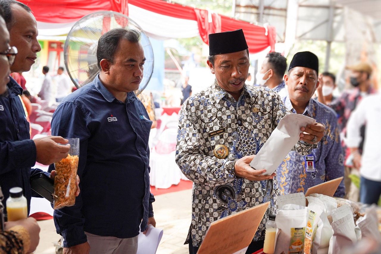 Dukung Produktivitas Petani Jagung Di Rembang SIG Bentuk Klaster