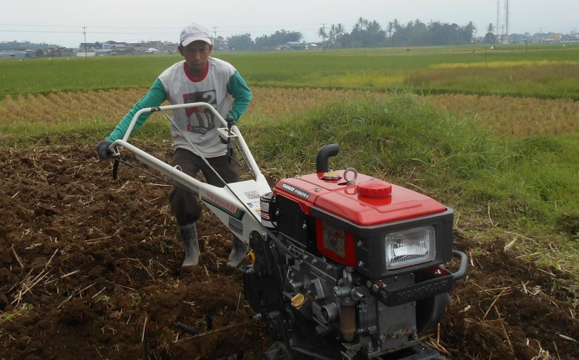 mesin pertanian (alsintan) pra panen