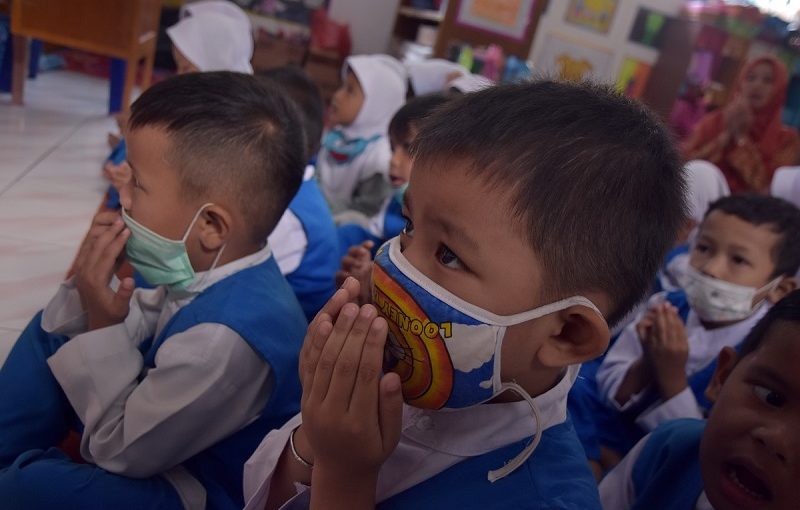 Karhutla Meluas di Riau Anak  Sekolah  Wajib Pakai Masker 