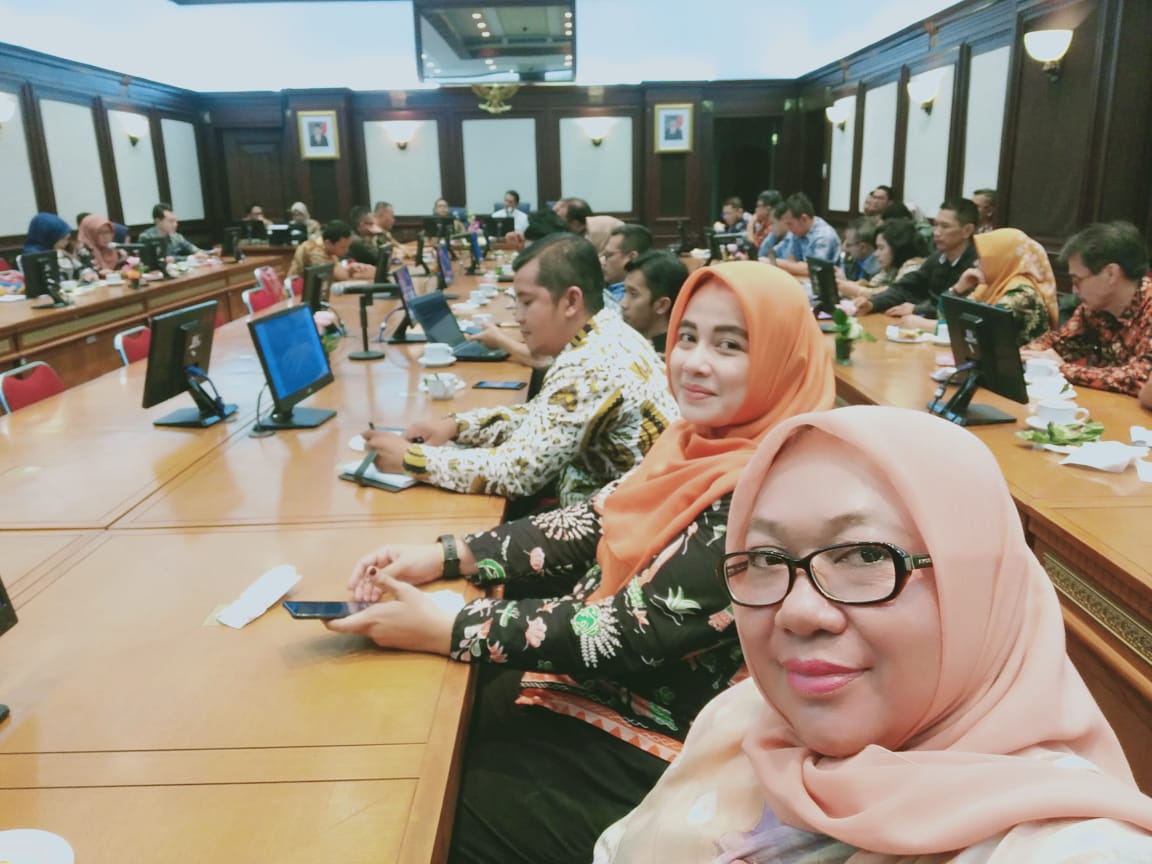 Humas Pemkot Bekasi Hadiri Seminar Monev Penerapan Uu Kip Di Bandung