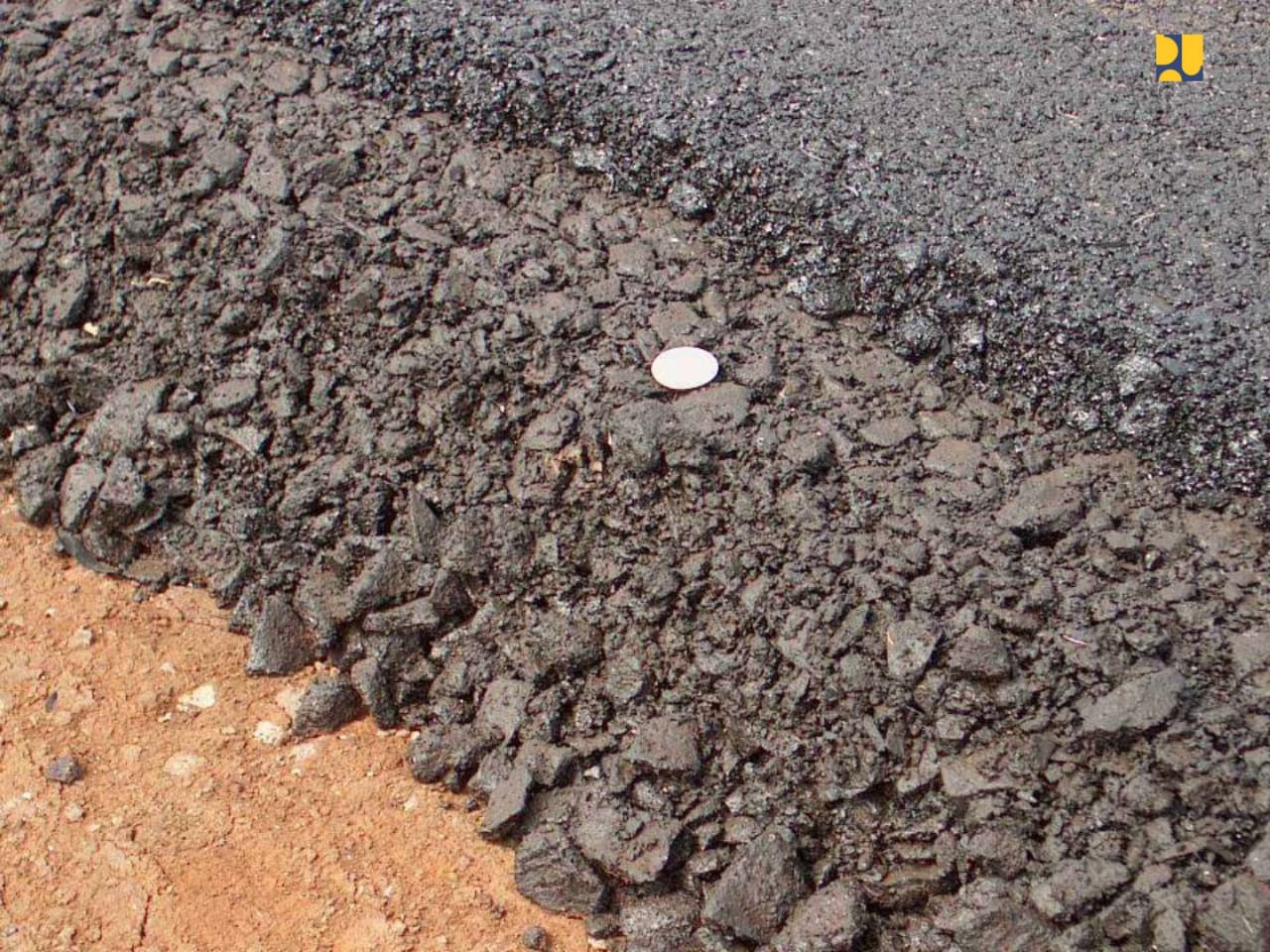 Base course. Crushed aggregate Base course - 25 cm. Aggregate Base. Cement Stabilized Gravel Base.