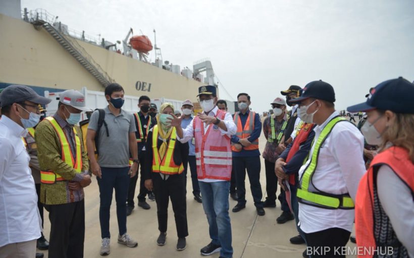 Menteri Perhubungan Budi Karya Sumadi, saat memantau aktivitas ekspor di Pelabuhan Patimban