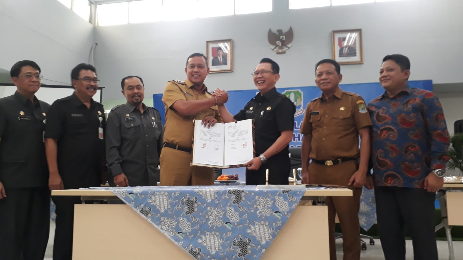 PDAM Tirta Bhagasasi Serahkan Aset Ke Perumda Tirta Patriot Bekasi ...