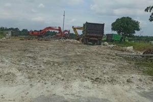 Lokasi aktifitas pengerukan lahan yang diduga tak berizin