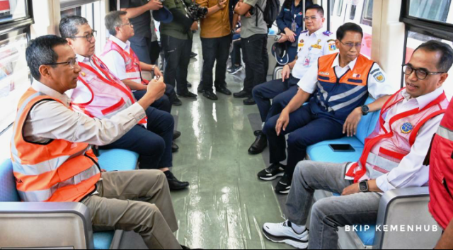 Menhub Budi dan Pj Gubernur DKI Lakukan Inspeksi Jelang Operasional LRT Jabodebek