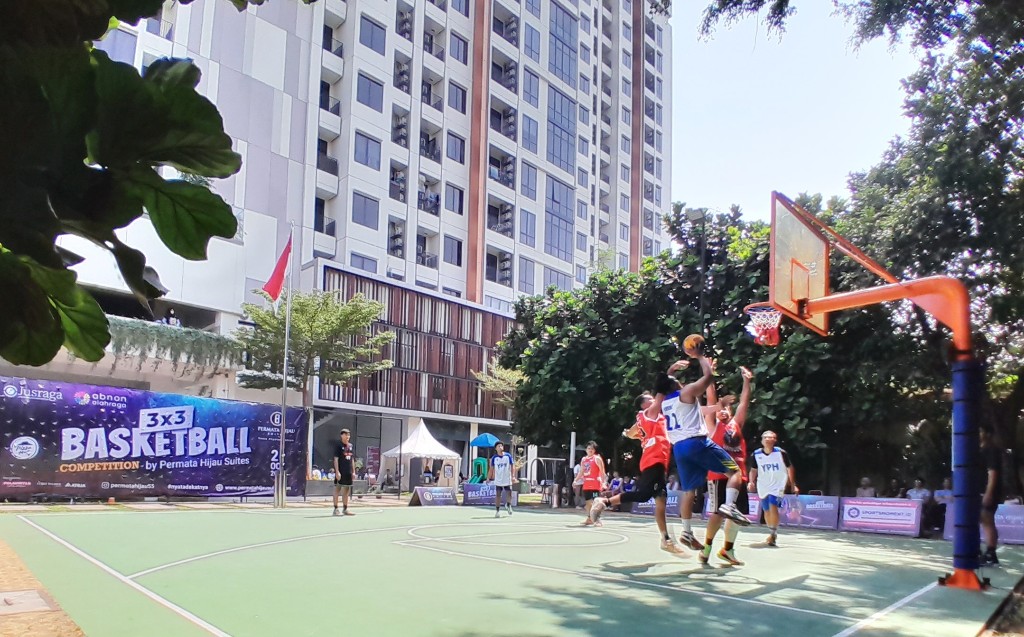 Bola Basket Hijau Olahraga yang Menyehatkan dan Ramah Lingkungan