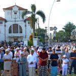Salat Idul Fitri 1445 H di depan Gereja Koinonia Jatinegara
