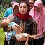 Mulai Dari Listrik Hingga Bedah Rumah, Ini Jasa Paramitha Untuk Brebes