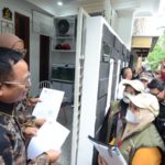 Petugas Pantarlih Mendatangi Rumah Anggota Bawaslu untuk Proses Coklit di DKI Jakarta