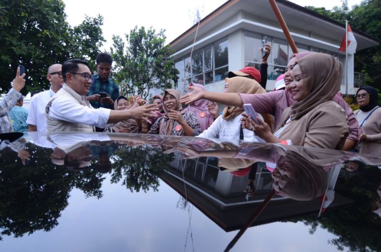 Ridwan Kamil Hadiri Layanan Kesehatan Gratis Di Kebon Jeruk Bukti