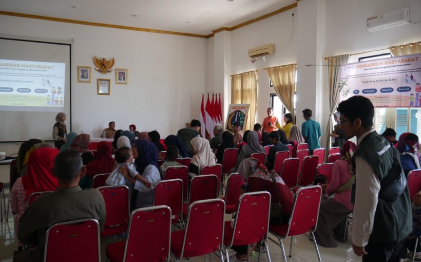 Edukasi anemia dan stunting oleh tim pengabdi Fakultas farmasi Universitas Indonesia kepada masayarakat Pulau panggang.