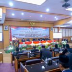 Undang Kepala Daerah Lain di Rapat Paripurna, Bupati dan Wabup Gresik Paparkan Visi Misi Pemerintaha...