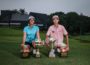 Randy Arbenata M Bintang dan Gemilau Joane Kurnia berfoto bersama usai menjuarai Kejuaraan Nasional Golf Amatir 2025 di Bogor, Jumat (8/5/2025).