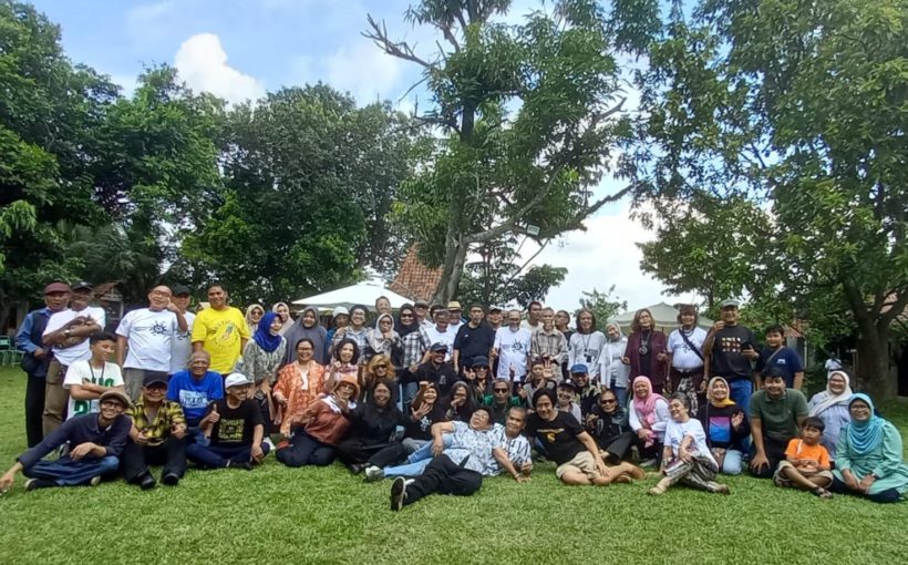 Komunitas perupa Sanggar Garajas merayakan hari ulang tahun ke-51 di Prasada Suprobo, Depok, Minggu (6 Juli 2025).