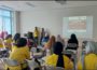 Penyampaian materi tentang anak berkebutuhan khusus (ABK) oleh Ratna Komara Wangsih, Ketua Yayasan Rumah Terapi Putra Fitri dalam sesi pelatihan pendampingan.