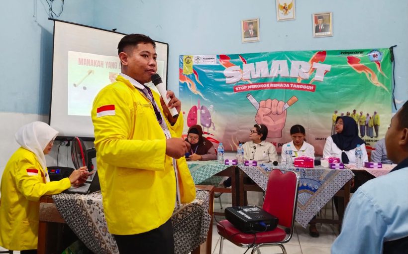 Pemaparan materi edukasi kesehatan Stop Merokok Agar Remaja Tangguh (SMART).