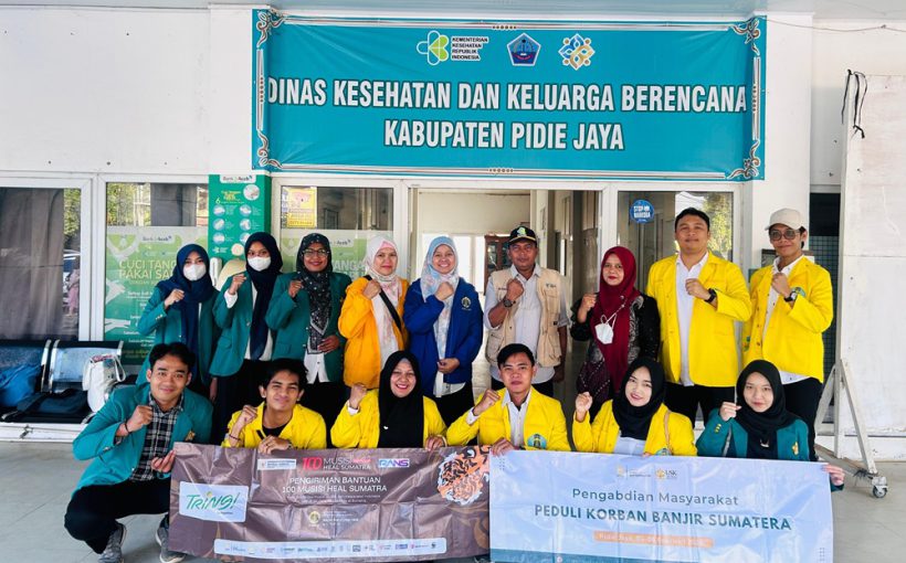 - Foto 1 : Tim Pengabdian Masyarakat FIKUI - USK bersama Kepala Dinas Kesehatan dan Keluarga Berencana Kabupaten Pidie Jaya.