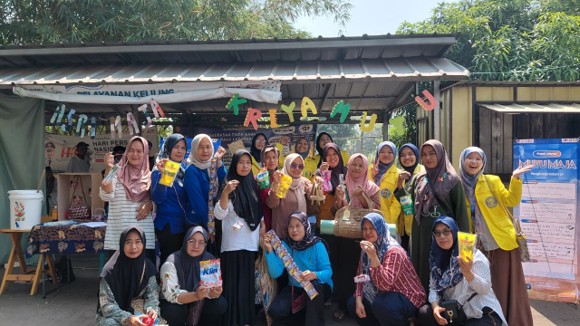 Foto Bersama Tim PANGLIMAJA dan Peserta Pojok Mutu Maja pada Acara Expo Maja
