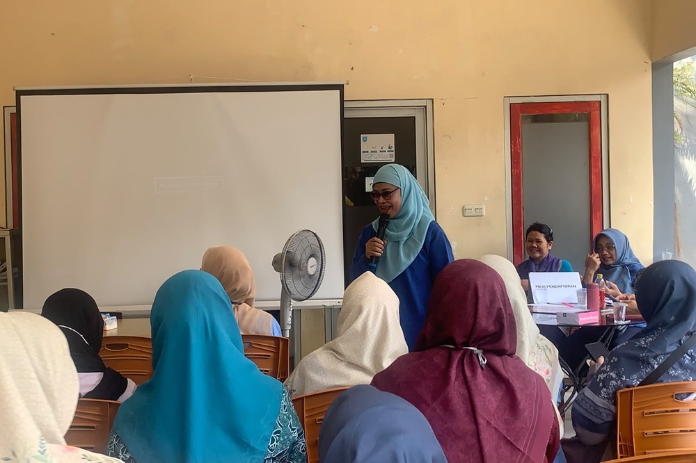 Prof. Dr. Etty Rekawati, S.Kp., MKM