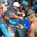 Dua Bulan Manfaatkan Sumber Air Asin Imbas Kemarau, Warga Ganggang Balongpanggang Gresik Akhirnya Da...